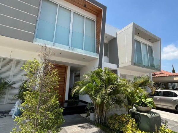 Casa en venta - Urbanización Portofino